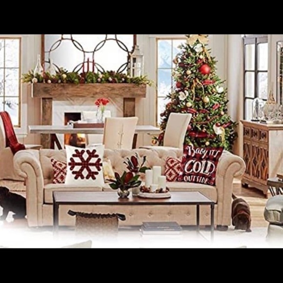 Host Pick! Holiday Decor! 4 Christmas Themed Christmas Throws - Picture 2 of 4